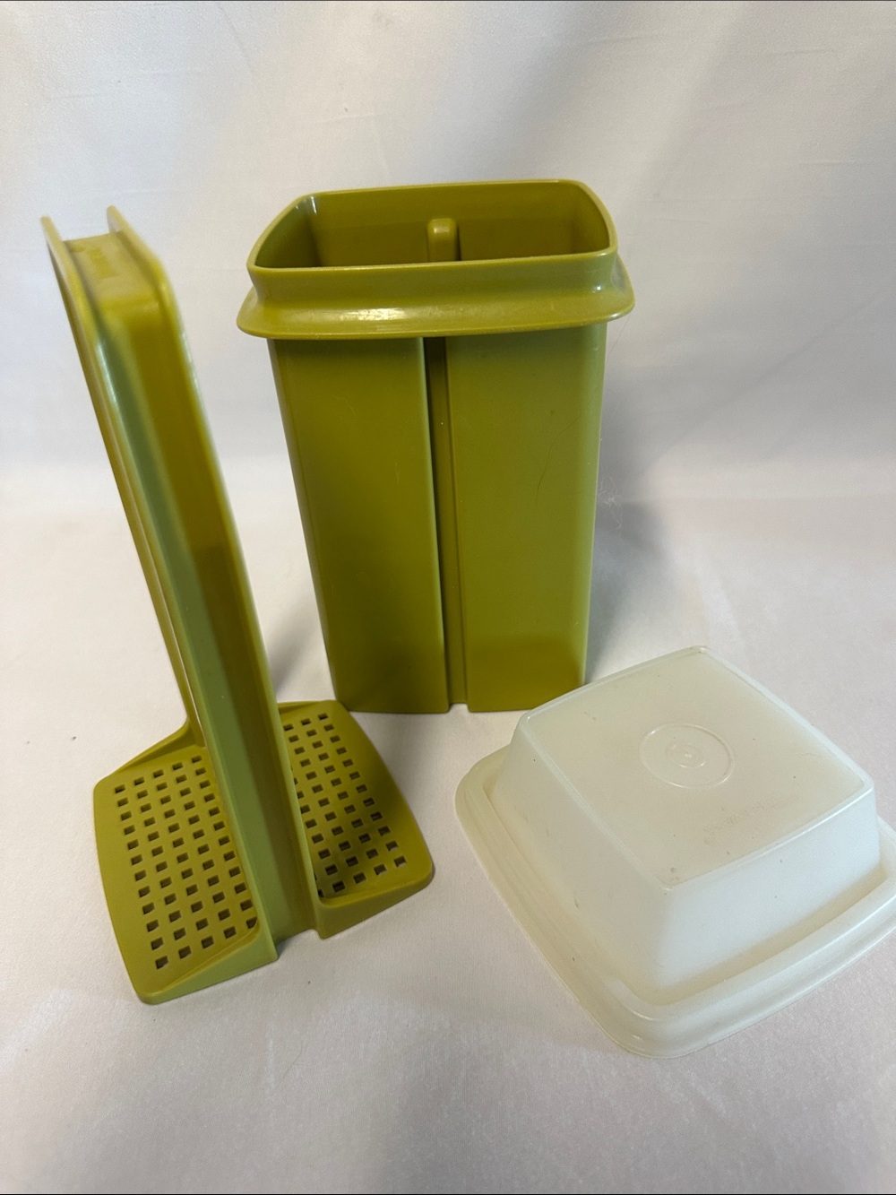Tupperware Olive Green Divider Food Keeper with White Lid